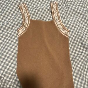 Brown Sleeveless Knit Top with White Leaf Trim